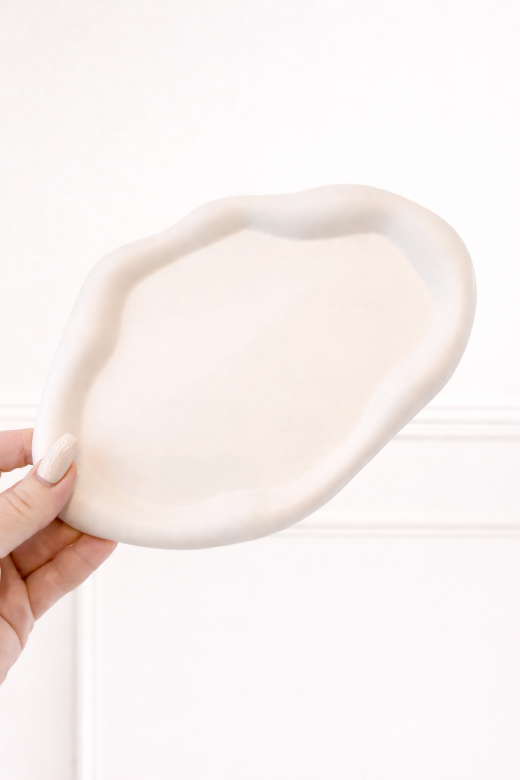 The Aura Oval Tray